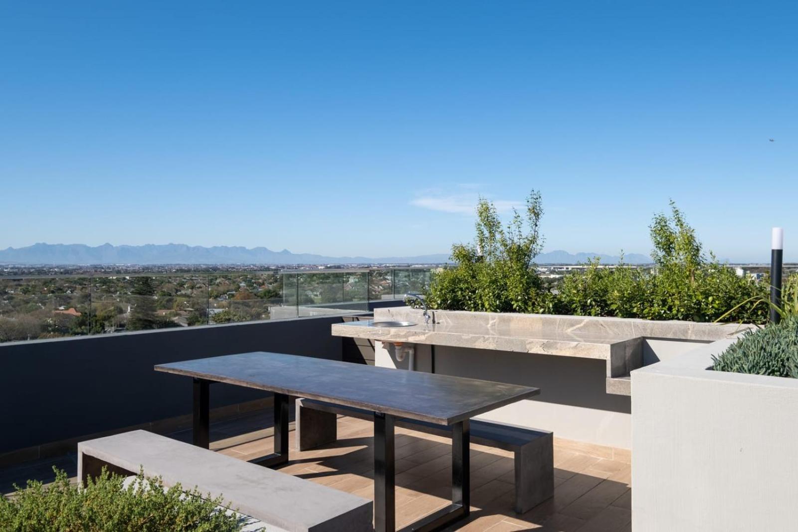 Apartment Rooftop Pool Gym Business Centre Restaurant